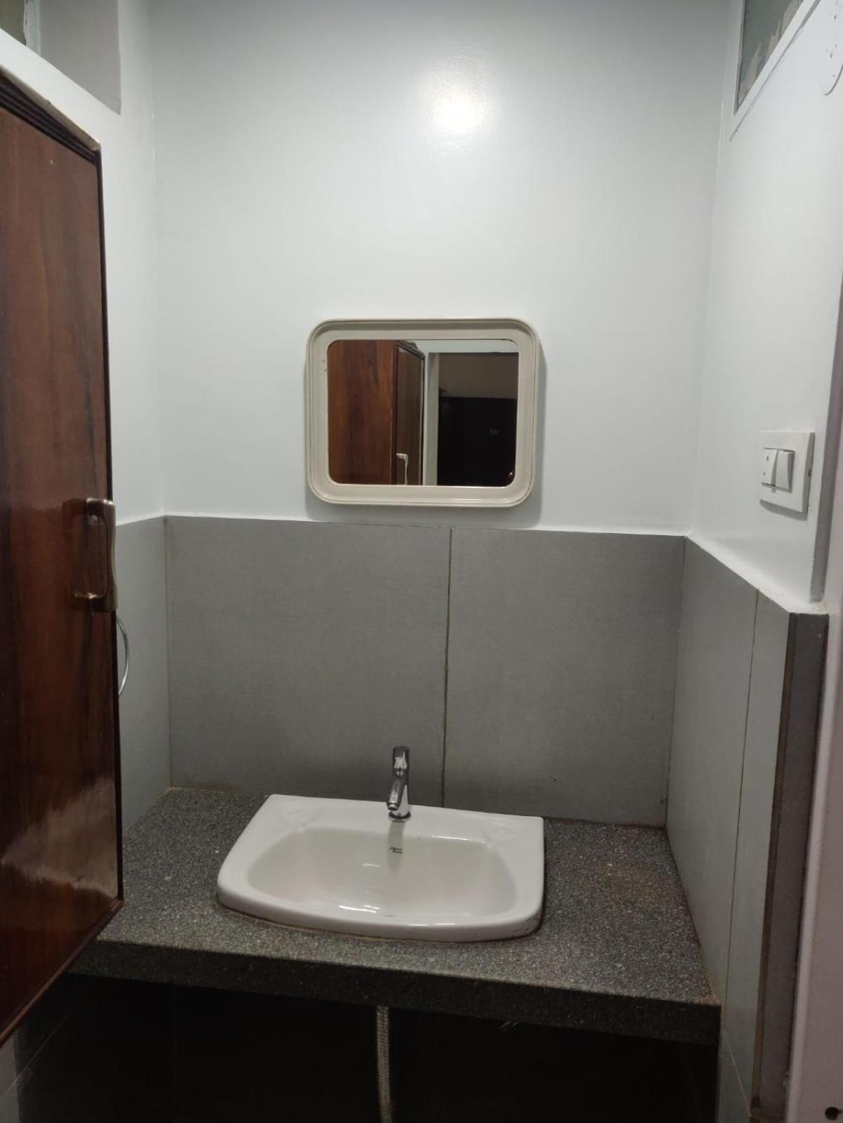 Hotel Parth Residency Kolhapur Exterior foto